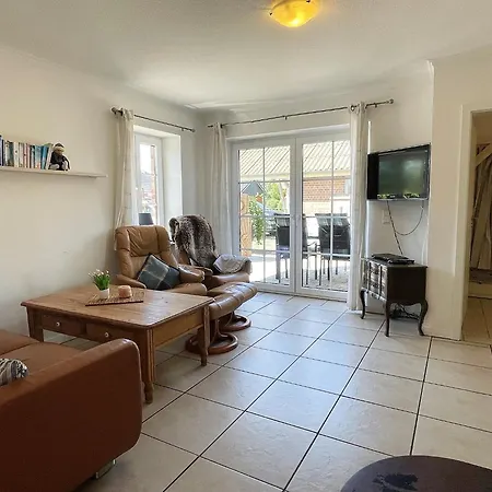 Holiday home Lena, Barrierefrei, Hundefreundlich, Eingezaeunt, Kamin, Wlan