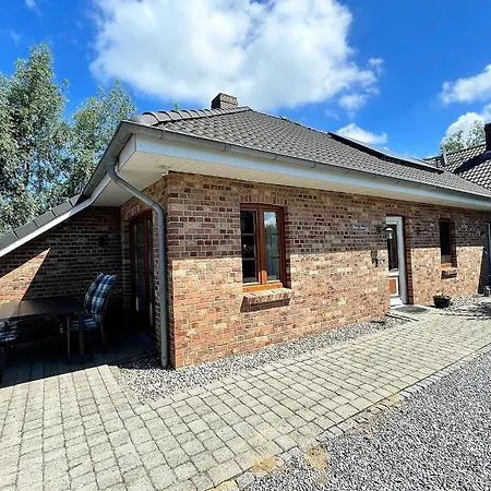 Holiday home Lena, Barrierefrei, Hundefreundlich, Eingezaeunt, Kamin, Wlan